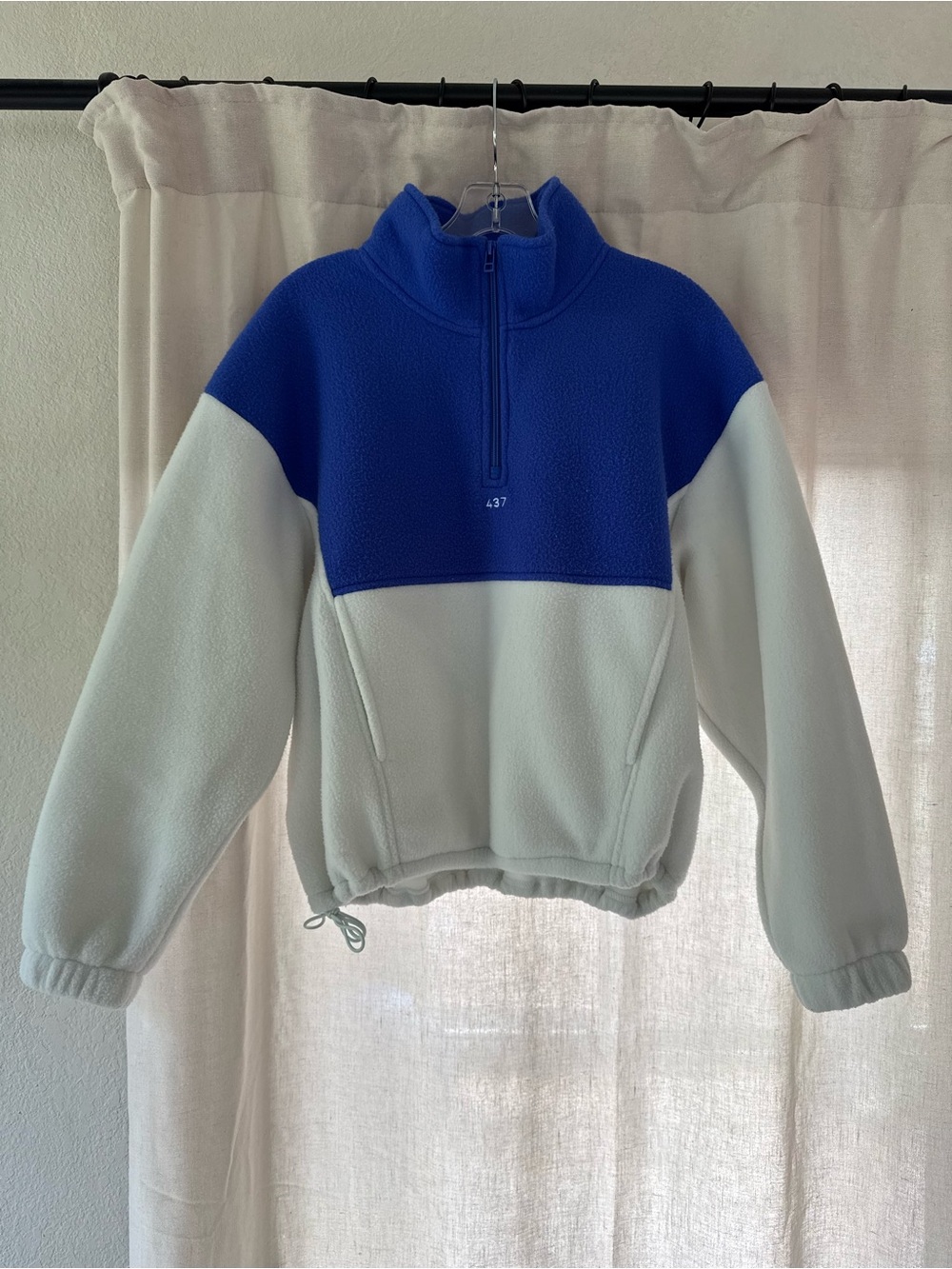 437 Blue and white color-blocked quarter zip